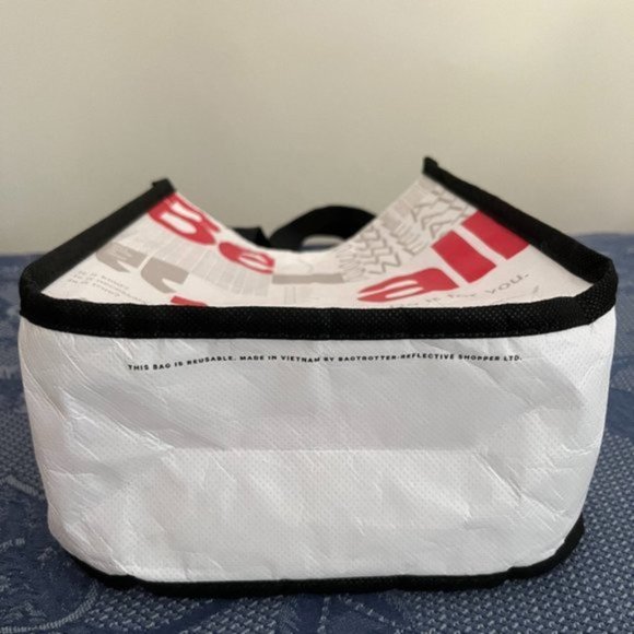 Lululemon Manifesto white, red, black & grey small reusable tote bag rare - Picture 6 of 6